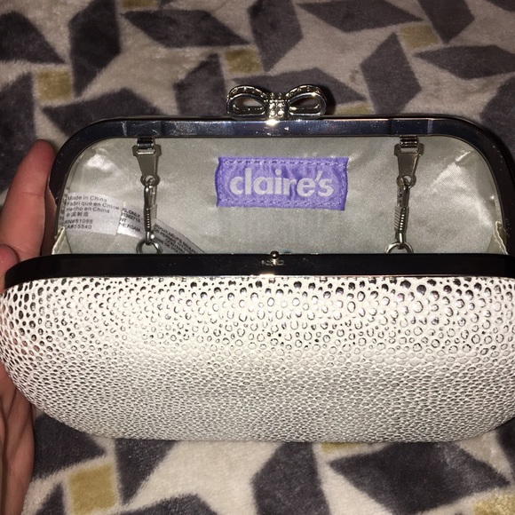 Claire’s clutch - Picture 5 of 5